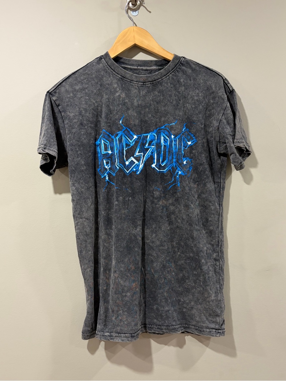 AC/DC Power Up Tour 1977 Graphic T-Shirt – Acid Wash Black – Size Medium